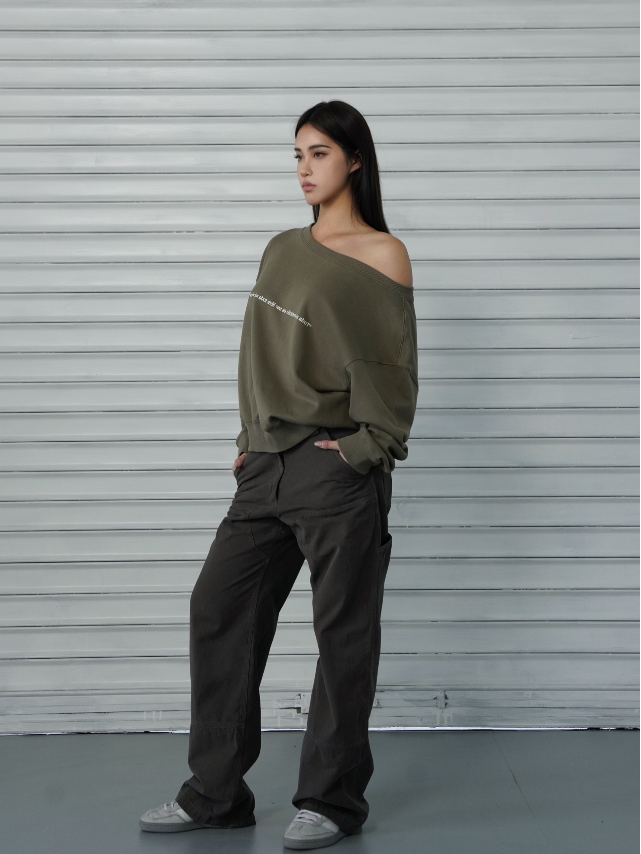 Slouchy Oversized Sweatshirt with Retro Casual One-Shoulder Design - Y2K Inspired Fashion