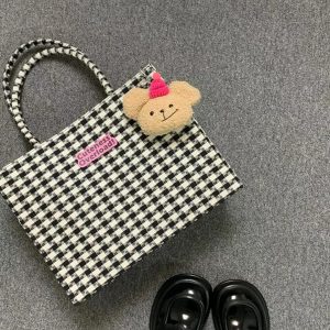 Stylish Checkered Tote Bag - Large Capacity Shoulder Handbag for Work, College, and Daily Commuting