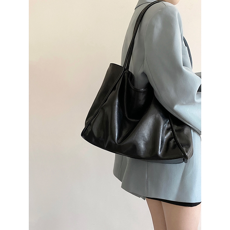 Trendy Large Capacity Tote Bag for Women - Casual Underarm Shoulder Bag for Classes & College Students - 2024 Fashion Essential