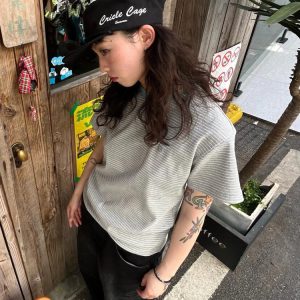 Vintage Color-Blocked Striped Shoulder T-Shirt for Women - Summer Slim-Fit Casual Top, 90s Inspired Short Sleeve