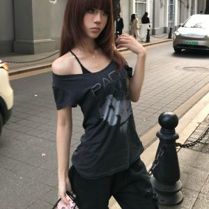 Vintage-Inspired Big Collar T-Shirt for Women, Portrait Print, Gray Short Sleeves, Loose Fit, Trendy Summer High Street Top