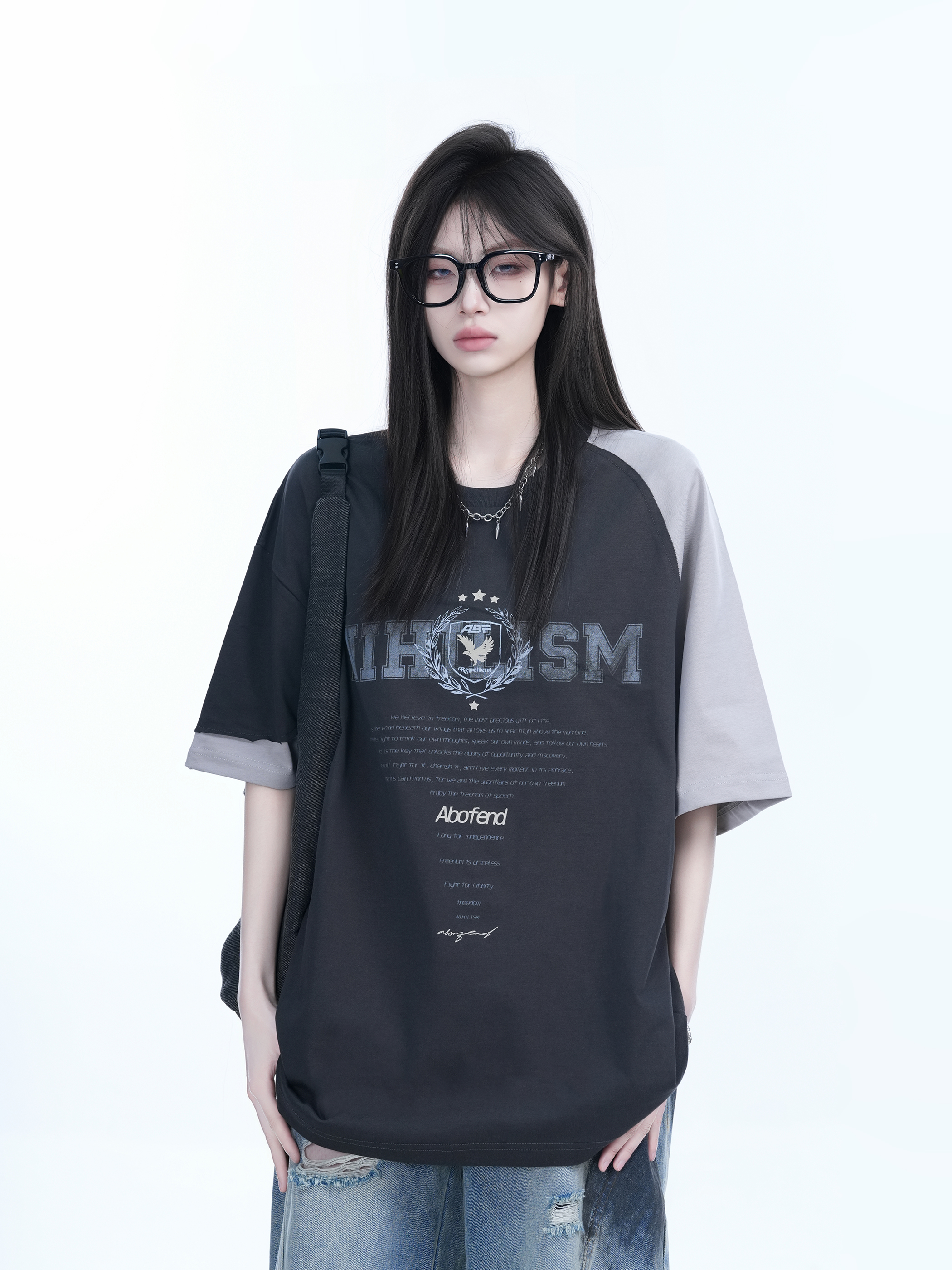 White Oversized Short Sleeve T-Shirt with American Retro Badge Print for Women, Casual Loose Fit, Y2K Style