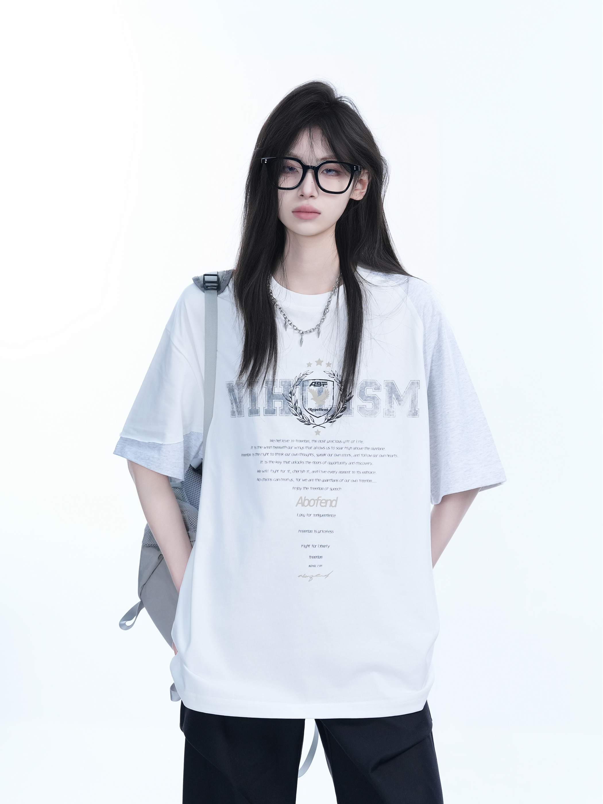 White Oversized Short Sleeve T-Shirt with American Retro Badge Print for Women, Casual Loose Fit, Y2K Style