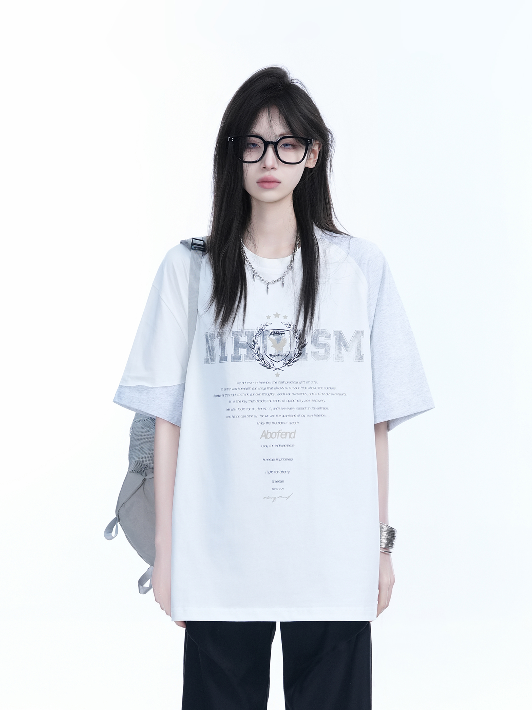 White Oversized Short Sleeve T-Shirt with American Retro Badge Print for Women, Casual Loose Fit, Y2K Style