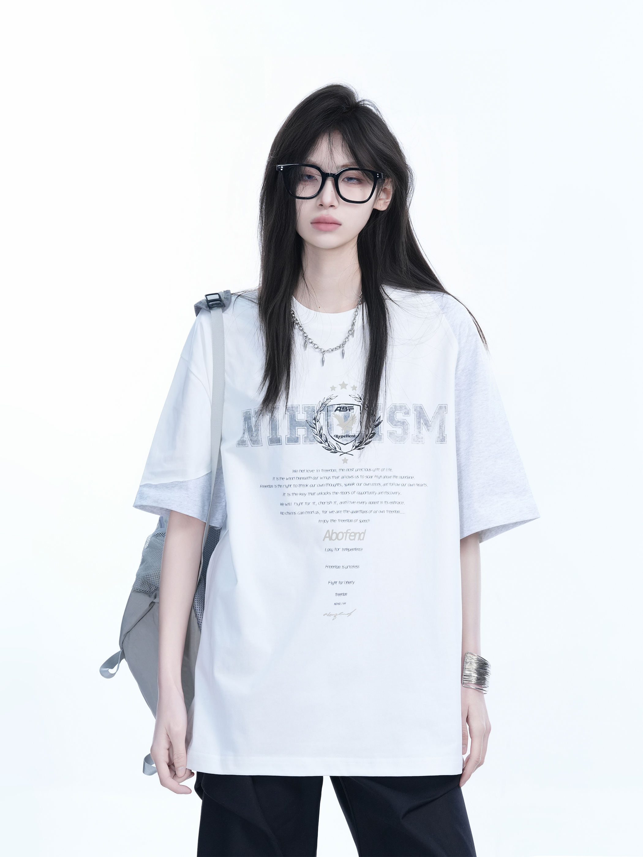White Oversized Short Sleeve T-Shirt with American Retro Badge Print for Women, Casual Loose Fit, Y2K Style