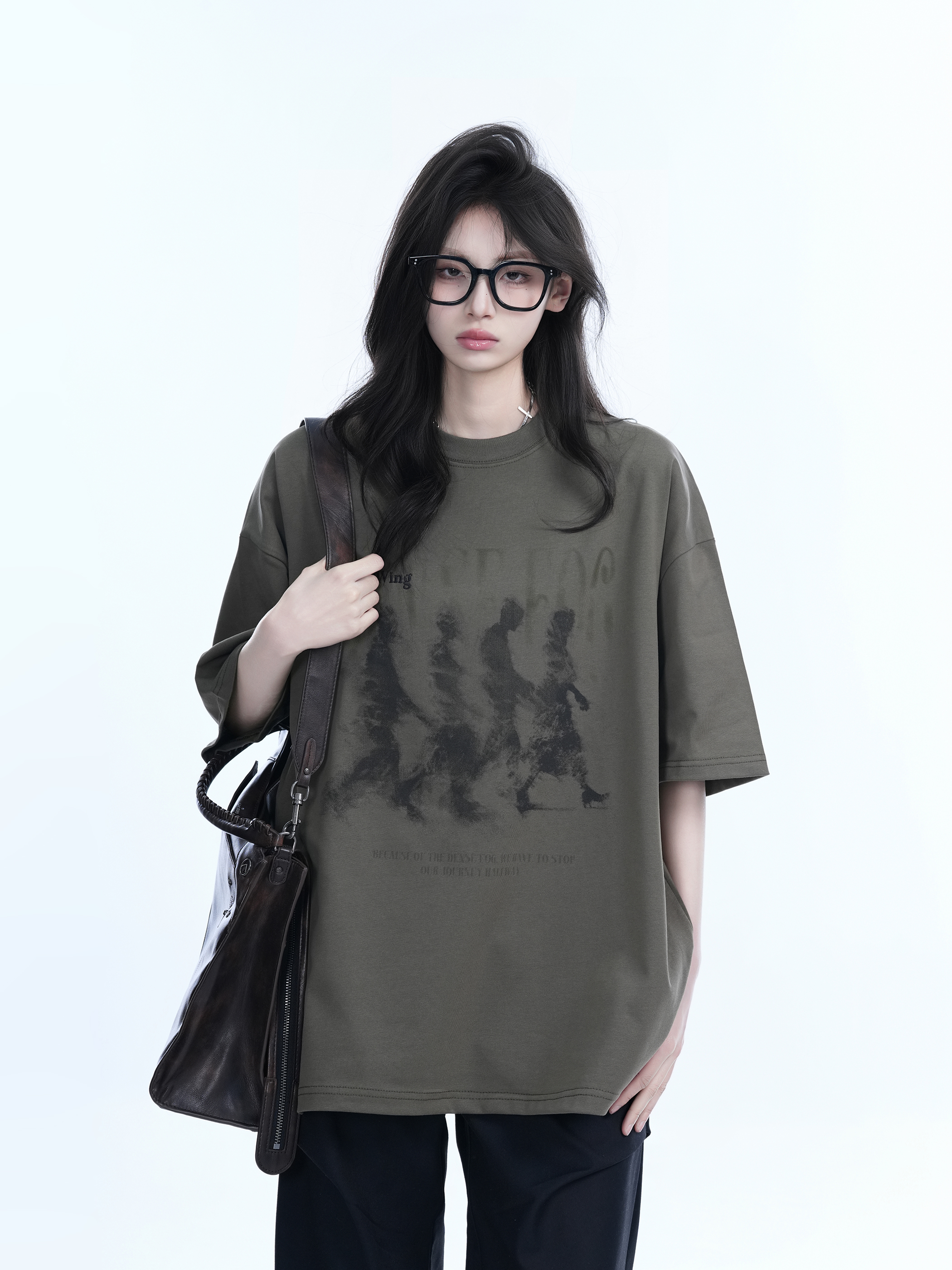 Women’s Loose Heavyweight Short-Sleeve T-Shirt with 'Sit and Eat Until the Mountains Are Empty' Shadow Print – Summer 2023 Style