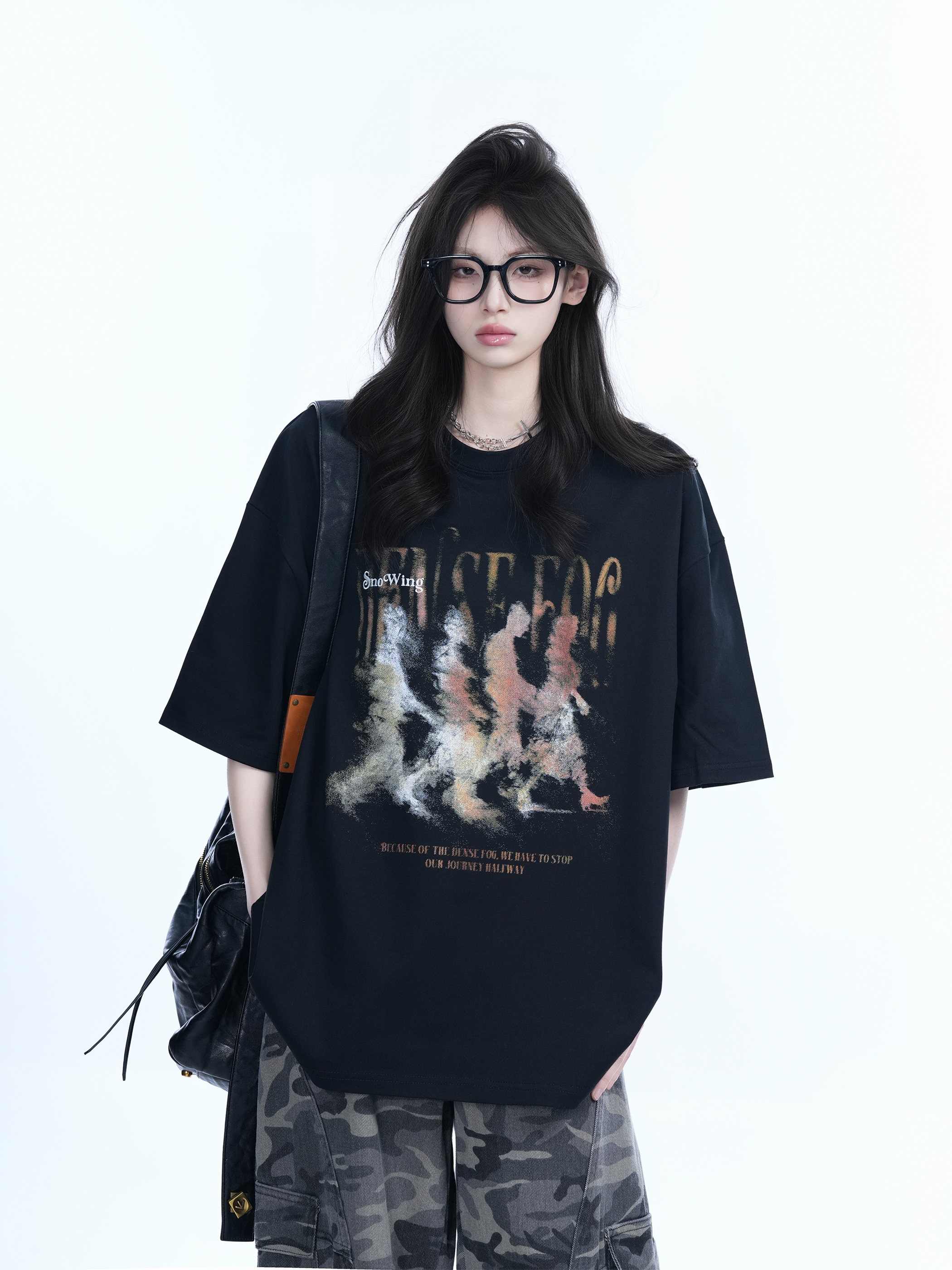 Women’s Loose Heavyweight Short-Sleeve T-Shirt with 'Sit and Eat Until the Mountains Are Empty' Shadow Print – Summer 2023 Style