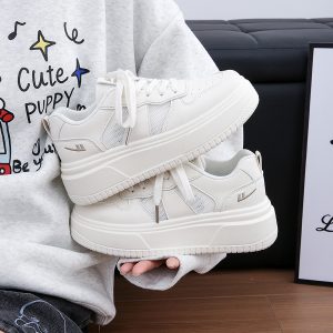 Women's Thick-Soled White Shoes, Breathable Retro Korean Style Big Toe Design, Height-Increasing Versatile Bread Shoes
